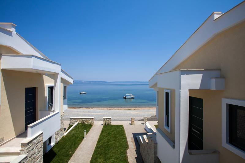Elpiniki Luxury Apartments Nea Poteidaia Exterior foto